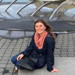 Meet your Posher, Casey